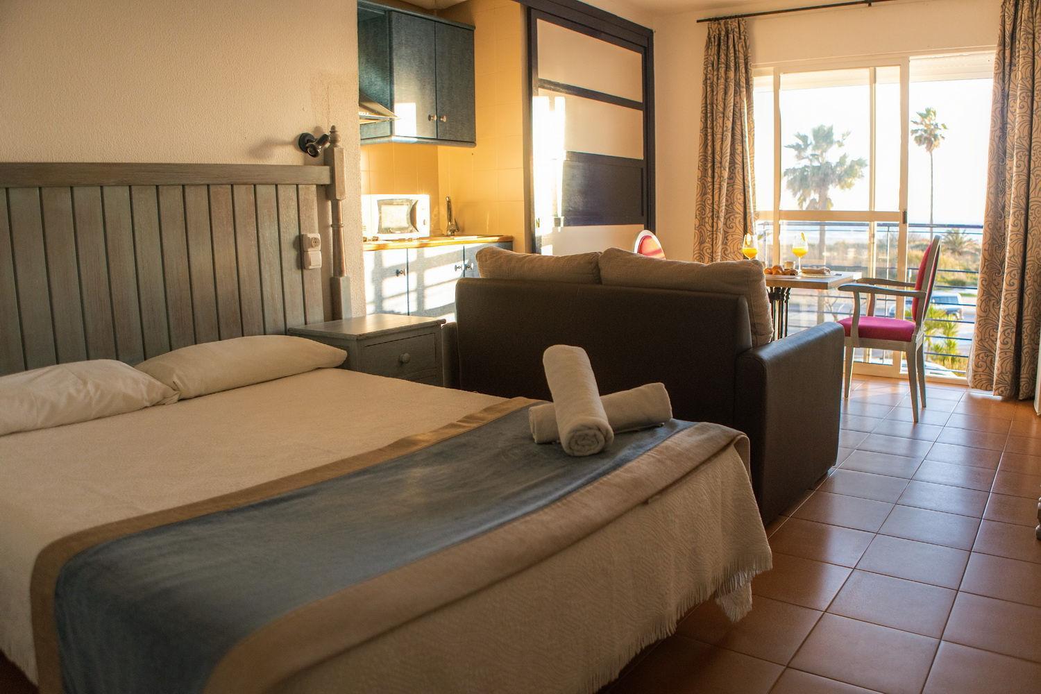 Hotel Playa Conil - Beachfront Studios & Suites Conil De La Frontera Exteriör bild