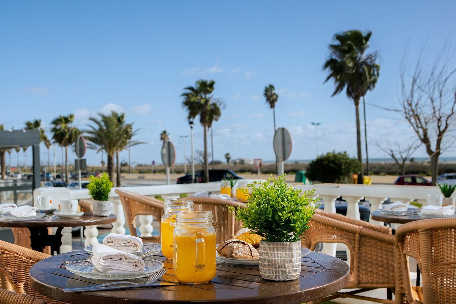 Hotel Playa Conil - Beachfront Studios & Suites Conil De La Frontera Exteriör bild