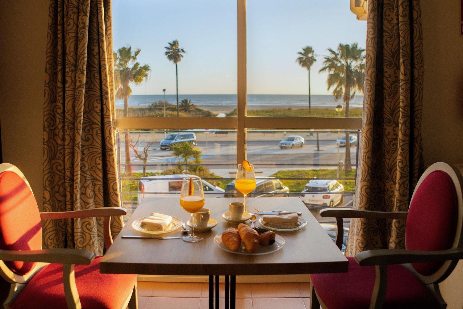 Hotel Playa Conil - Beachfront Studios & Suites Conil De La Frontera Exteriör bild