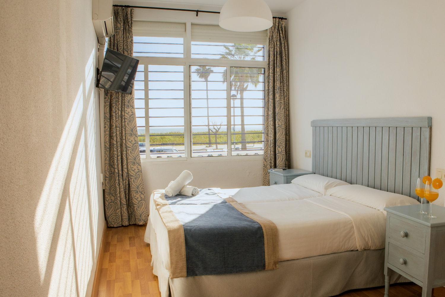 Hotel Playa Conil - Beachfront Studios & Suites Conil De La Frontera Exteriör bild