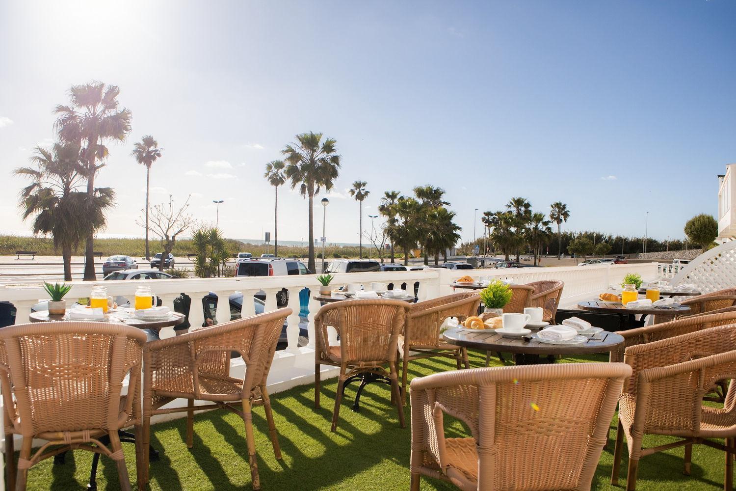 Hotel Playa Conil - Beachfront Studios & Suites Conil De La Frontera Exteriör bild