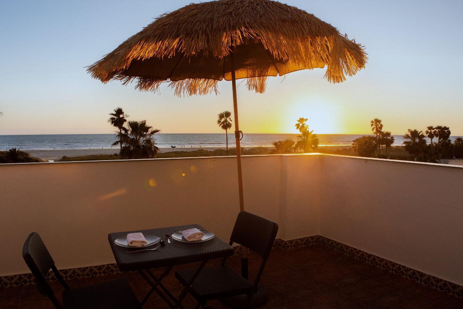 Hotel Playa Conil - Beachfront Studios & Suites Conil De La Frontera Exteriör bild